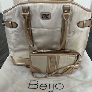 Gorgeous Beijo Couture Large Tote and matching Cross Body purse w/dust bag,Rare!